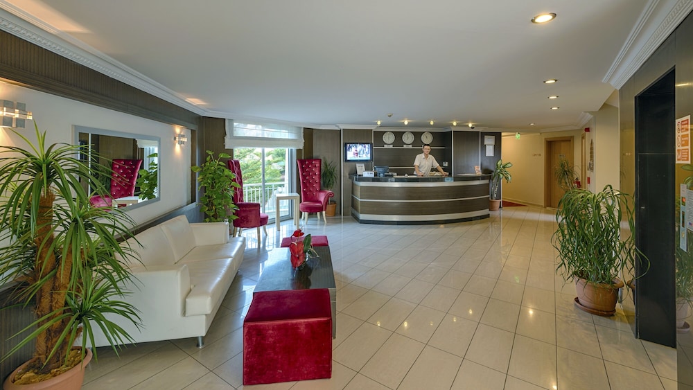Akalia Suite Hotel and Spa 3/37