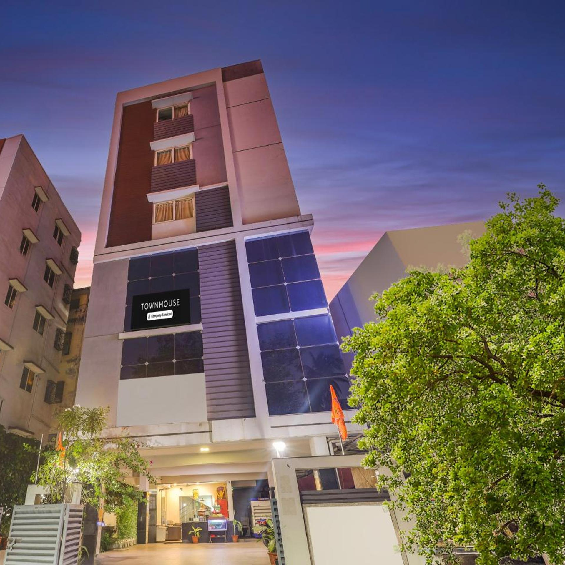 Sri Maharaja Inn 9/50