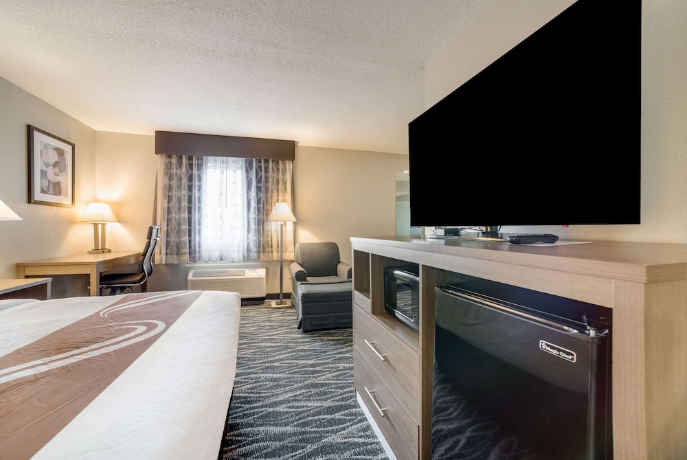 Quality Inn Effingham North 24/55