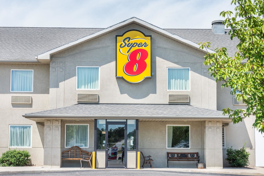 Super 8 by Wyndham Hagerstown/Halfway Area 1/18