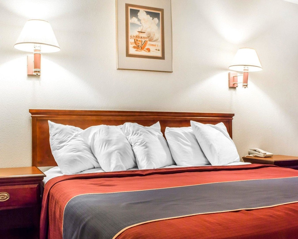 Rodeway Inn Winslow I-40 12/36