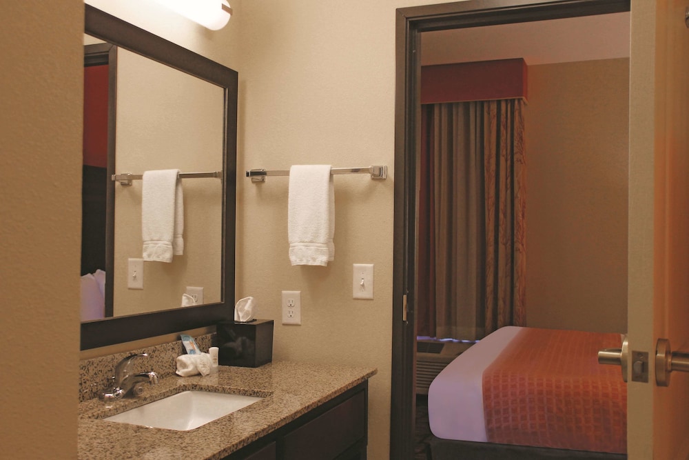 La Quinta Inn & Suites by Wyndham Pecos 28/62