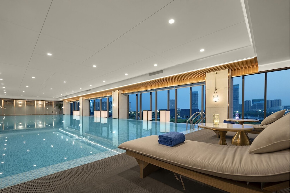 Holiday Inn Fuyang 30/75