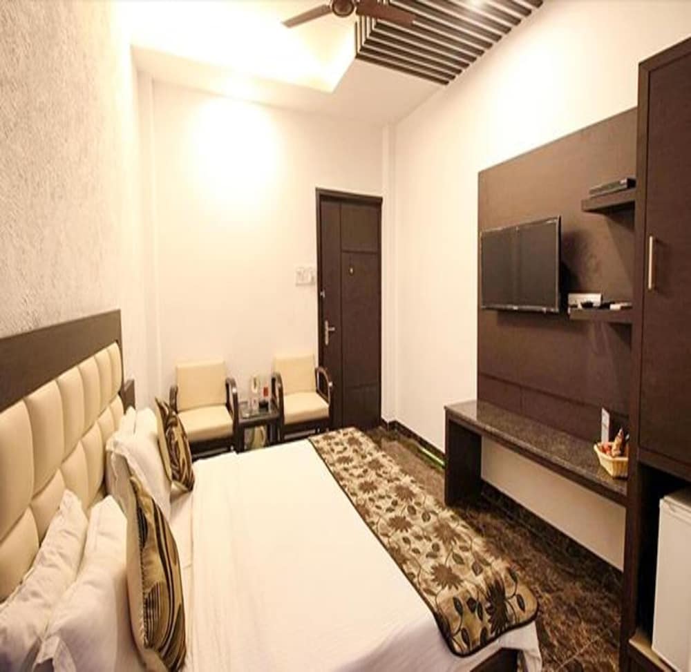 Arihant Inn 27/53