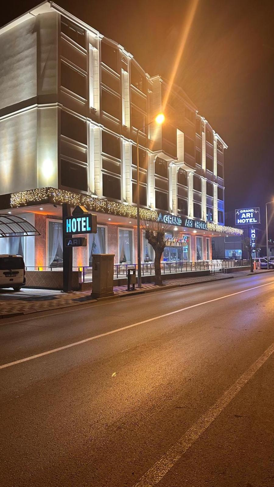 Grand Ari Otel 43/44