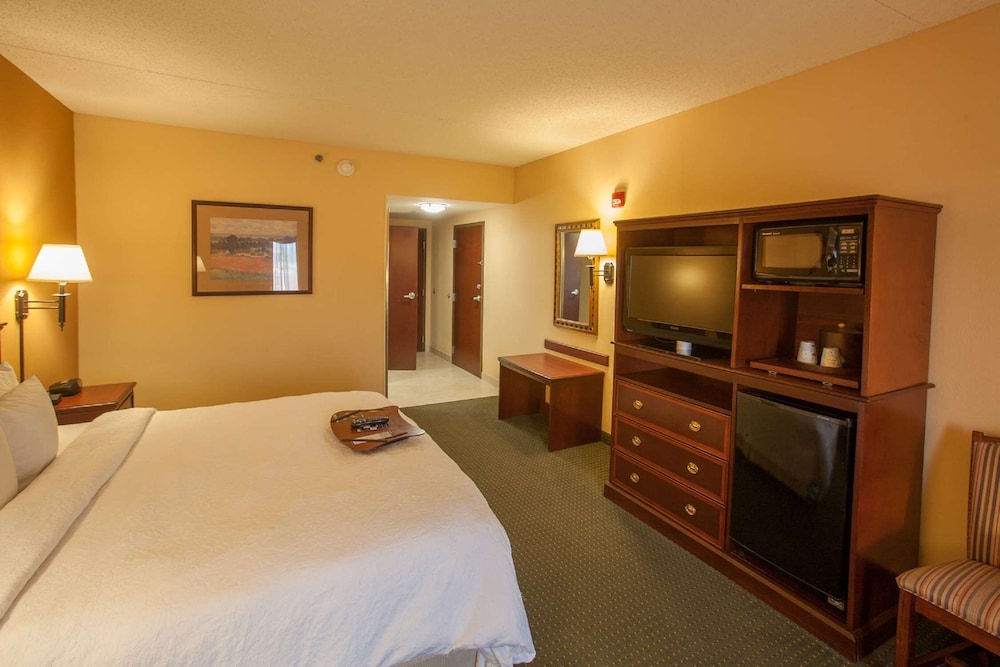 Hampton Inn Suites Stillwater 13/50