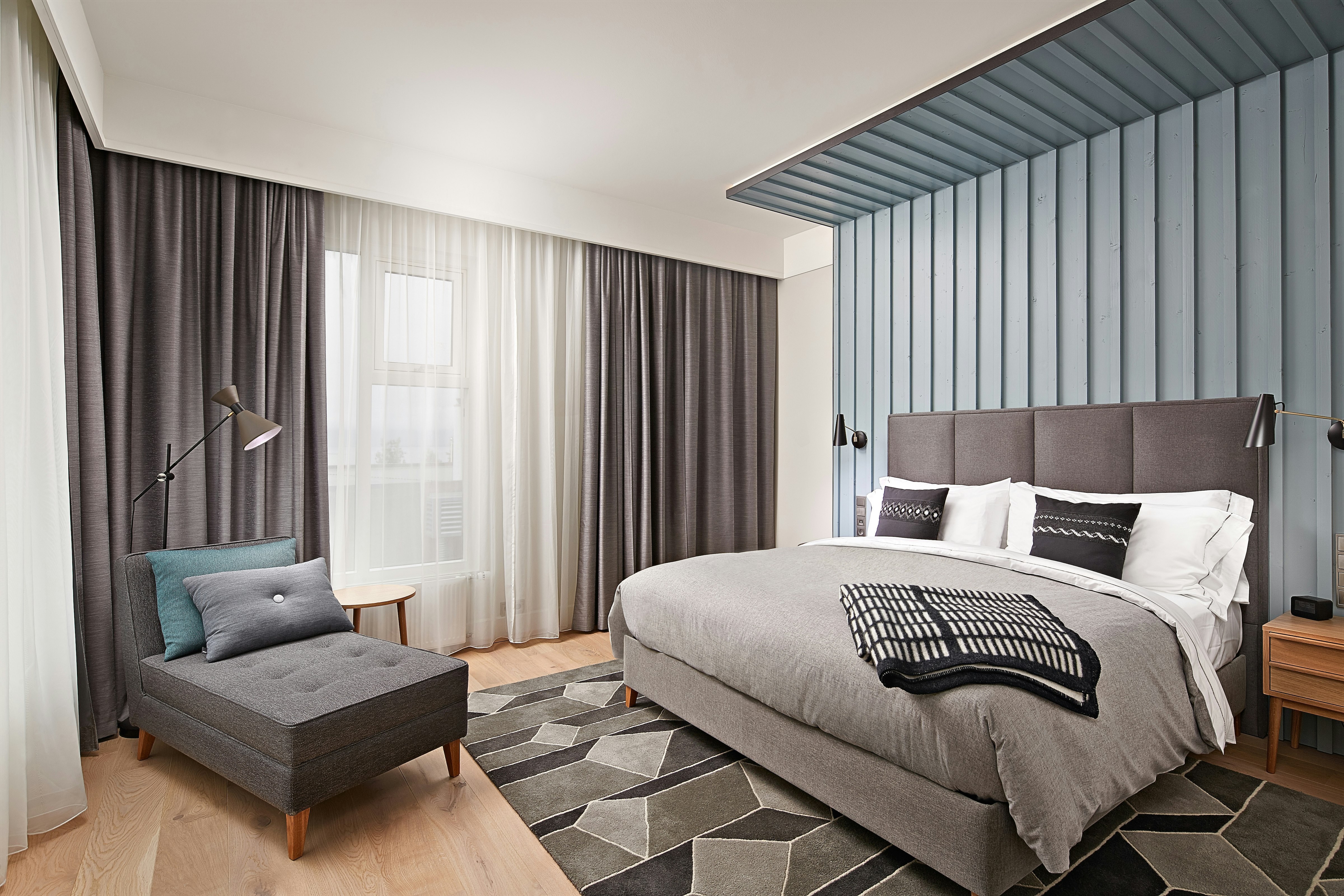 PREMIUM, KING BED