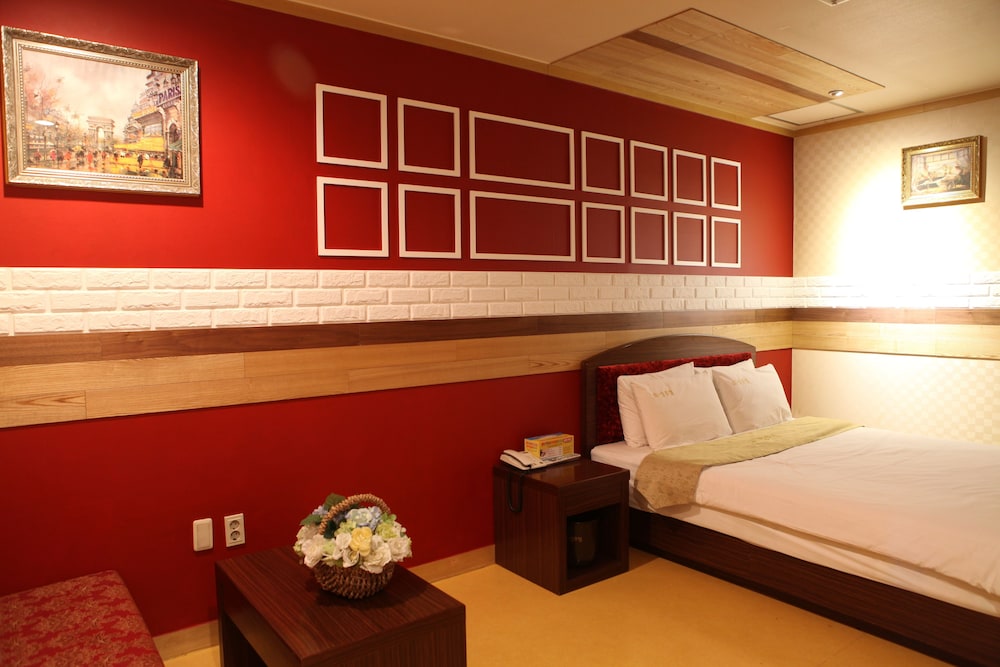 King Hotel 33/42