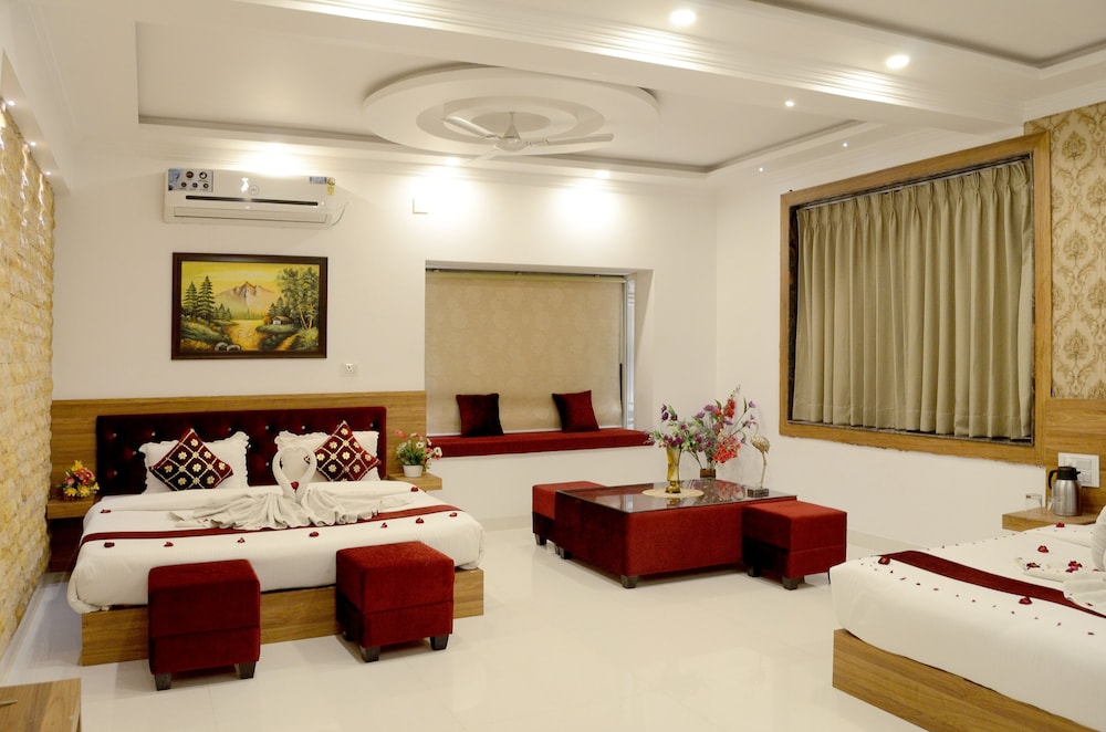 Ambay Villa 26/50