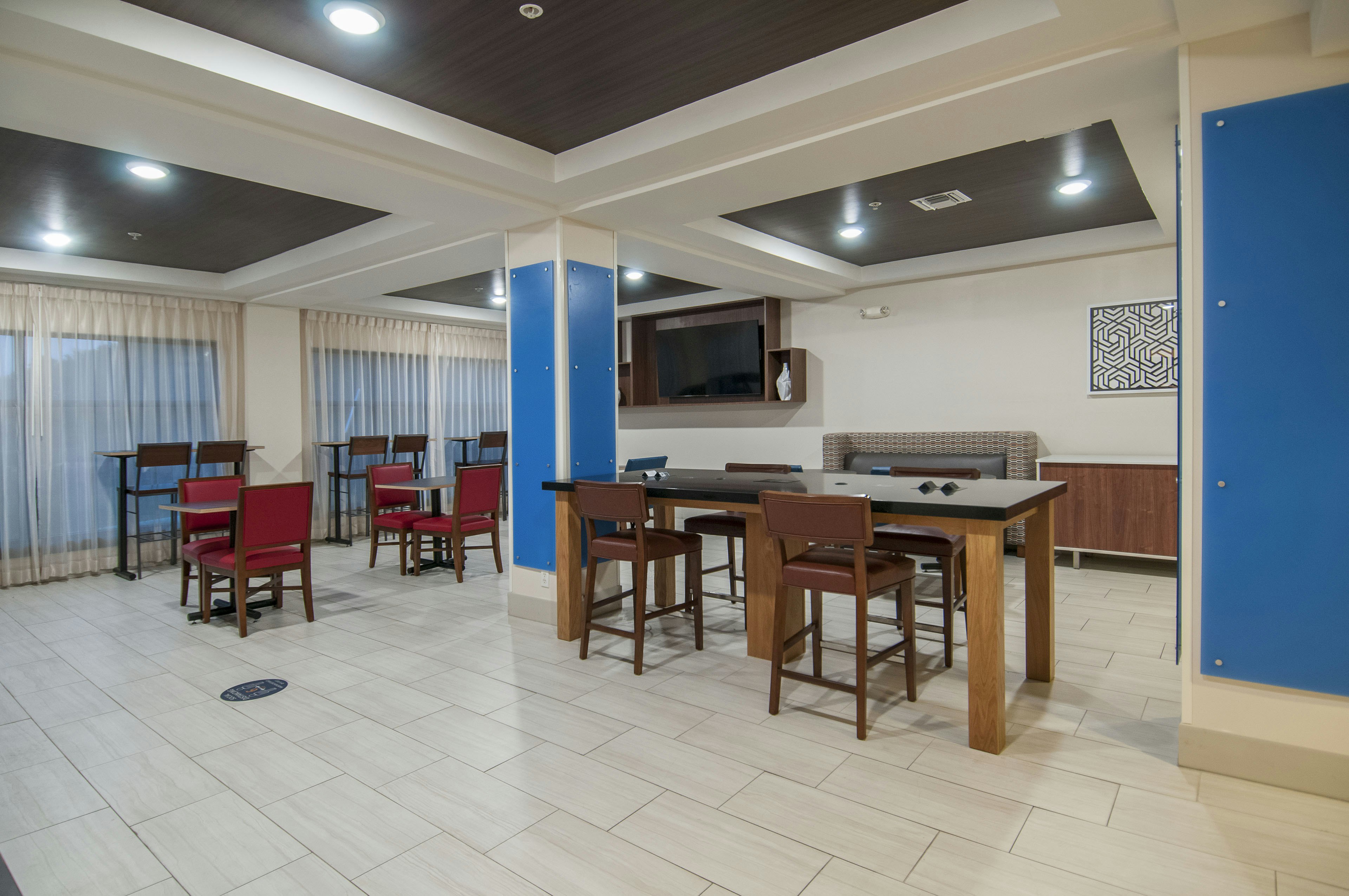 Holiday Inn Express Hotel and Suites Biloxi- Ocean Springs 31/44