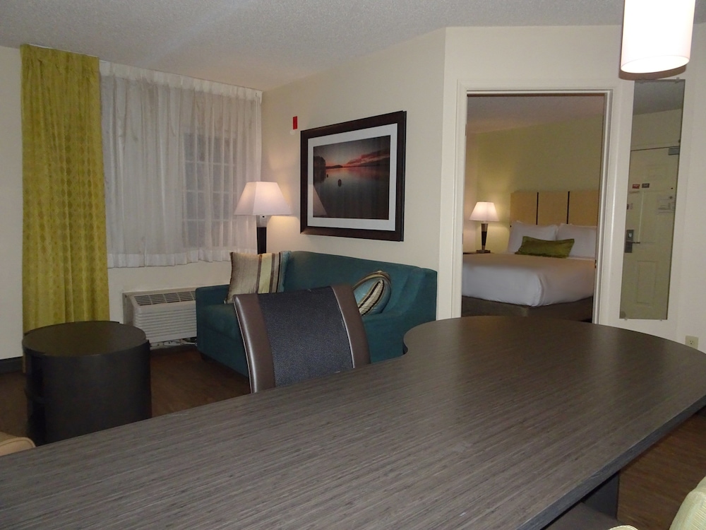 Candlewood Suites Glen Allen Short Pump, an IHG Hotel 38/73