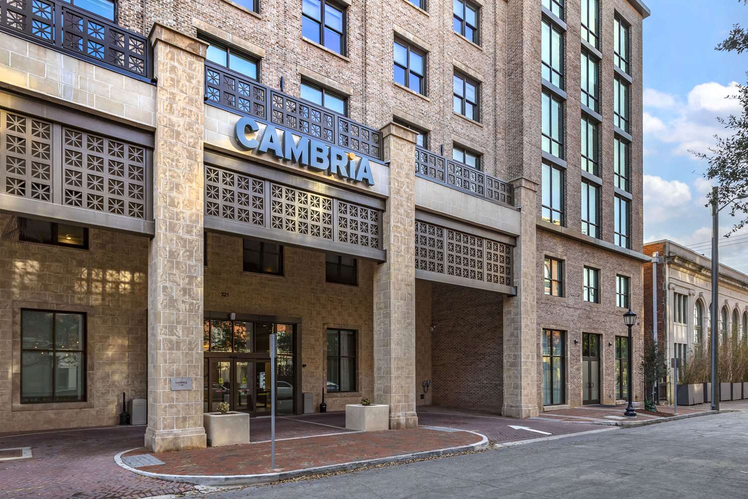 Cambria Hotel Savannah Downtown Historic District 32/33