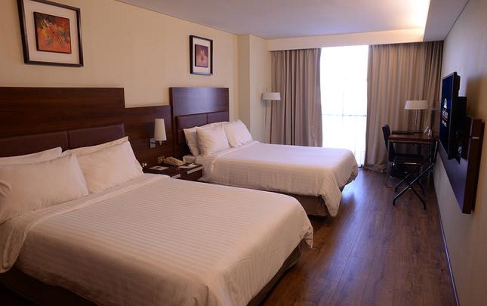 Superior, Twin Beds