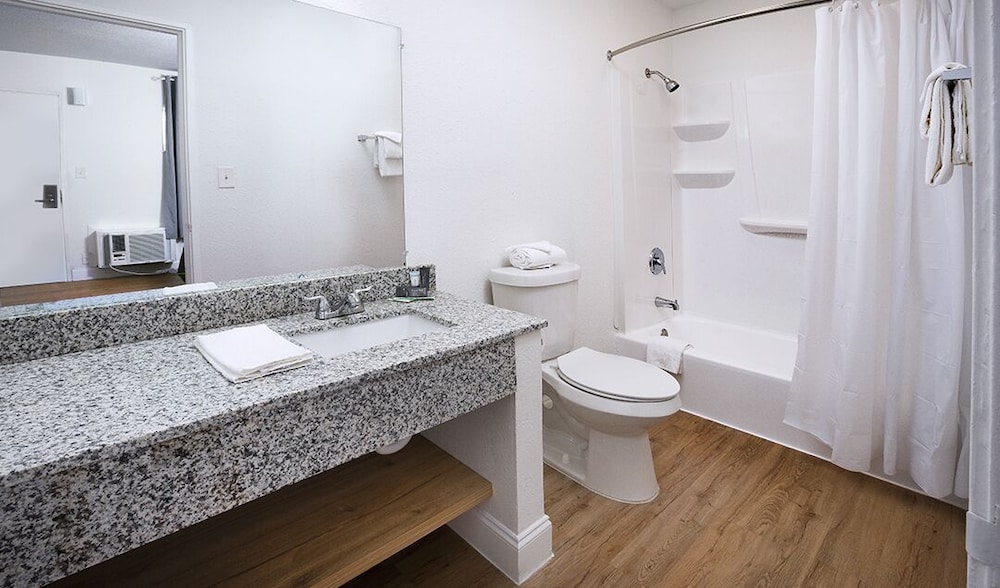 Weekly Inn Jacksonville 25/28