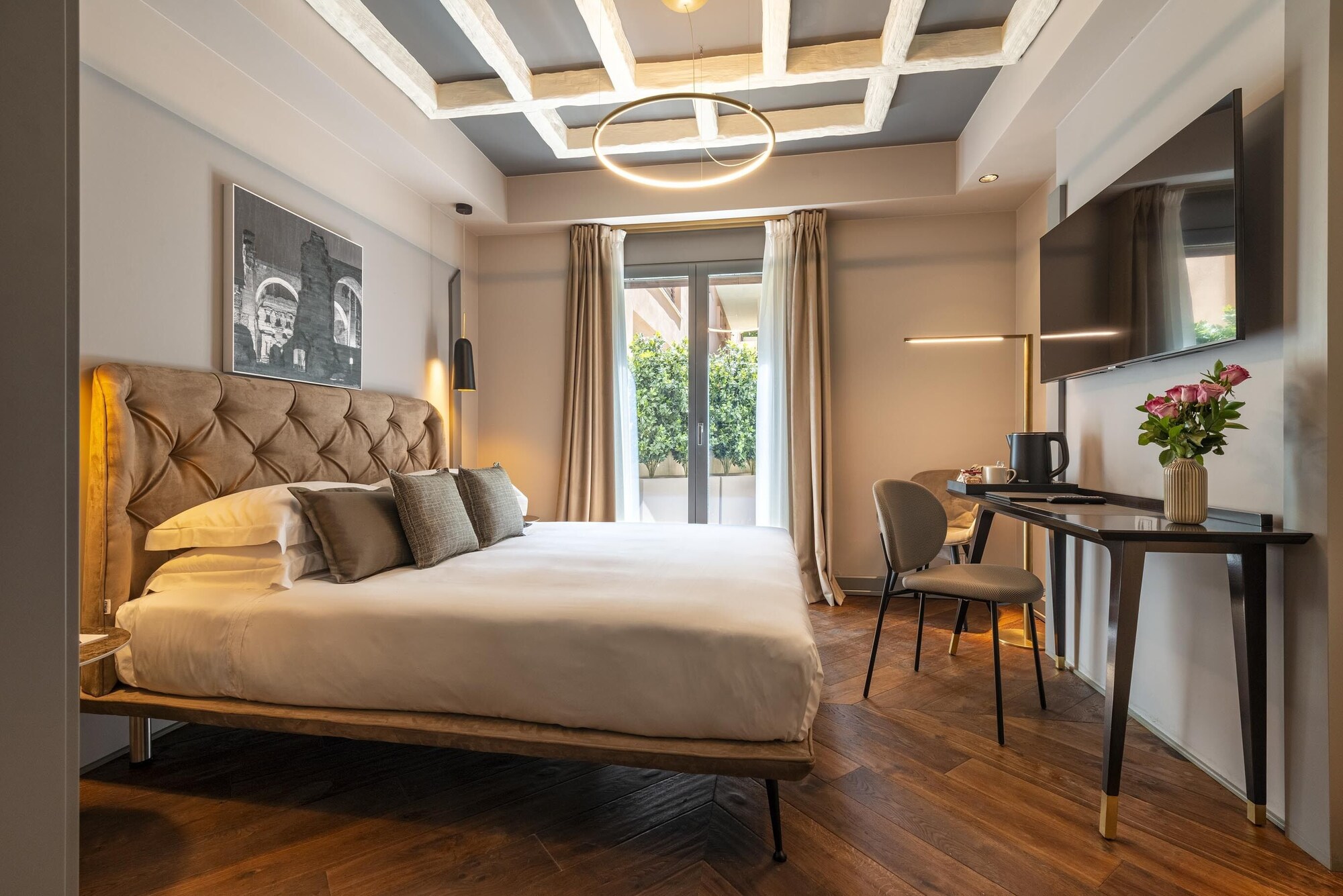 DELUXE, DOUBLE BED