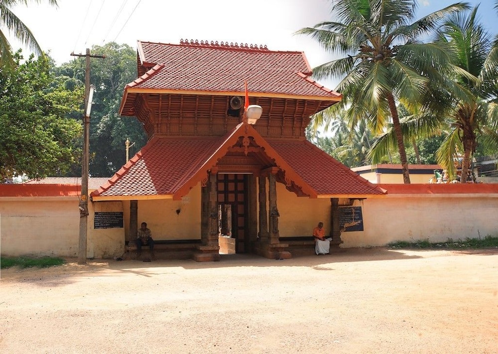 Sanctum Spring 28/37