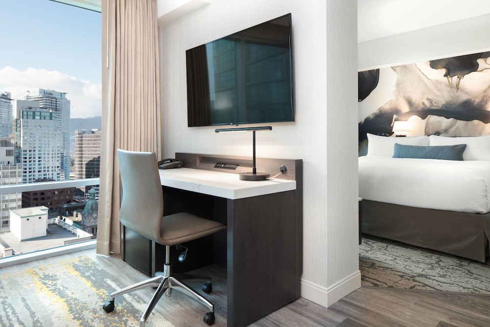 Delta Hotels by Marriott Vancouver Downtown Suites 36/49