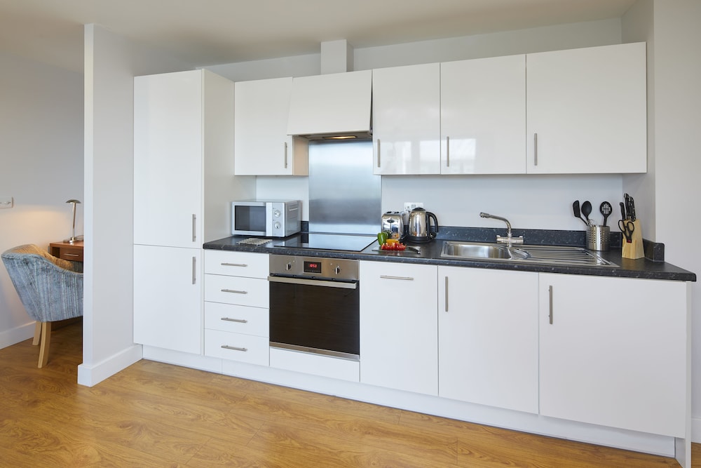 Max Serviced Apts Farnborough 4/58