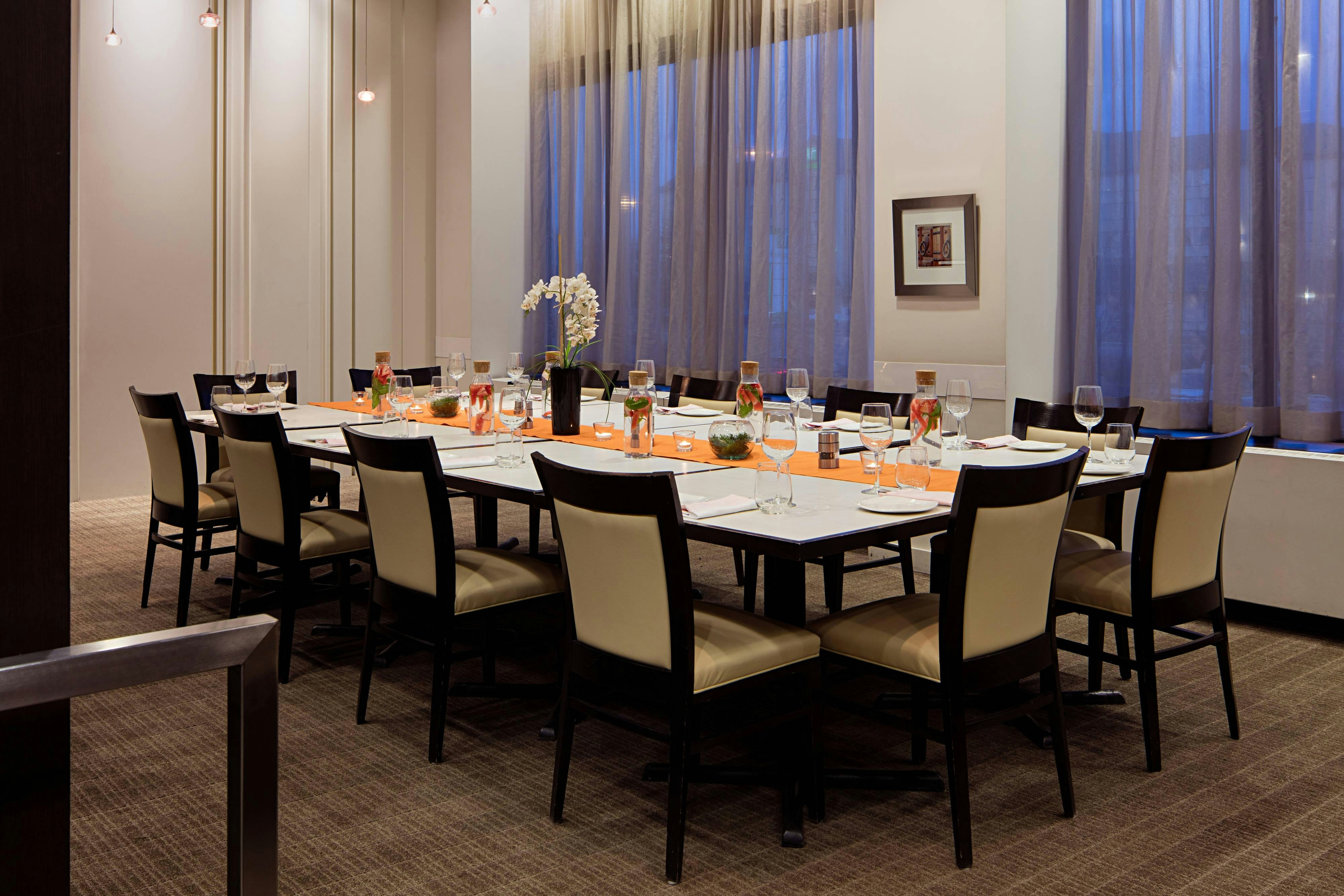 Delta Hotels by Marriott Edmonton South Conference Centre 6/22