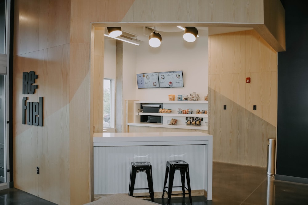 Aloft Omaha West 36/50