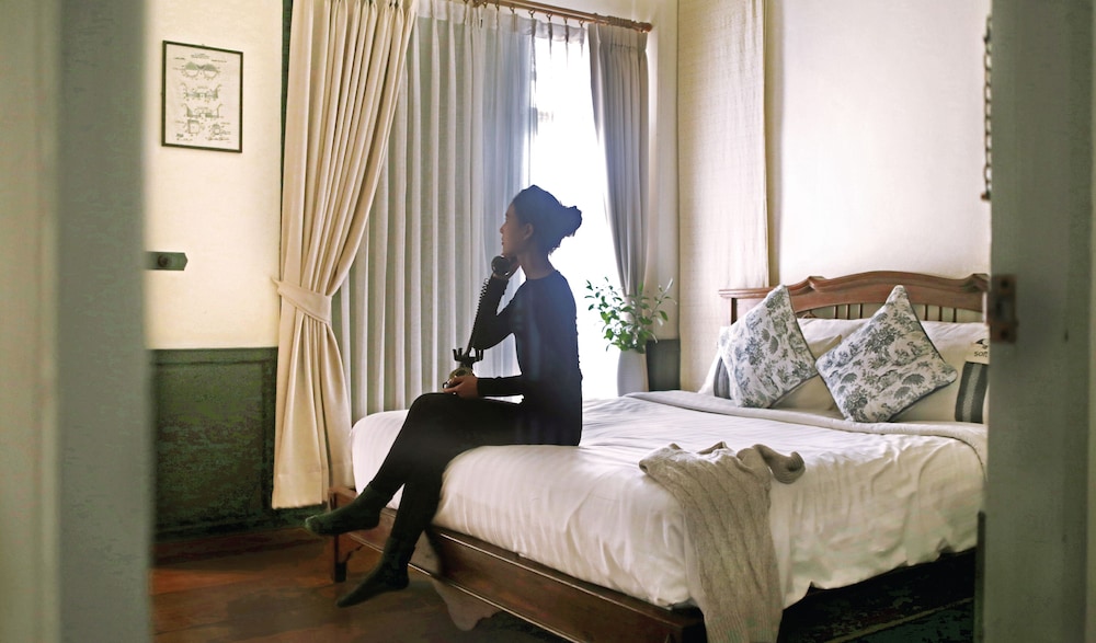 Yesterday Hotel 13/72
