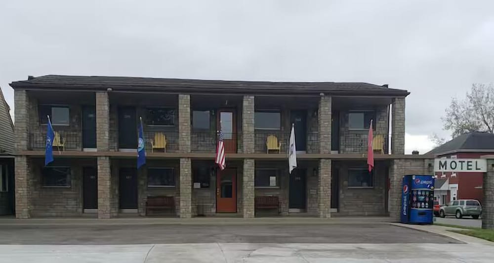 The Guest House 3/30