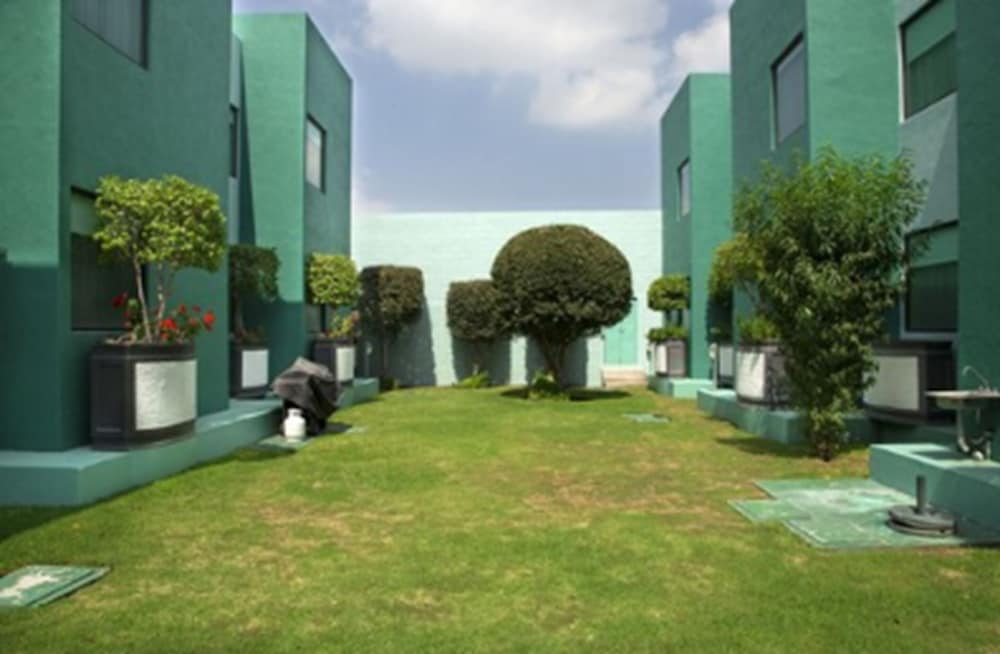 Excellence Express & Suites San Juan Del Rio 3/39