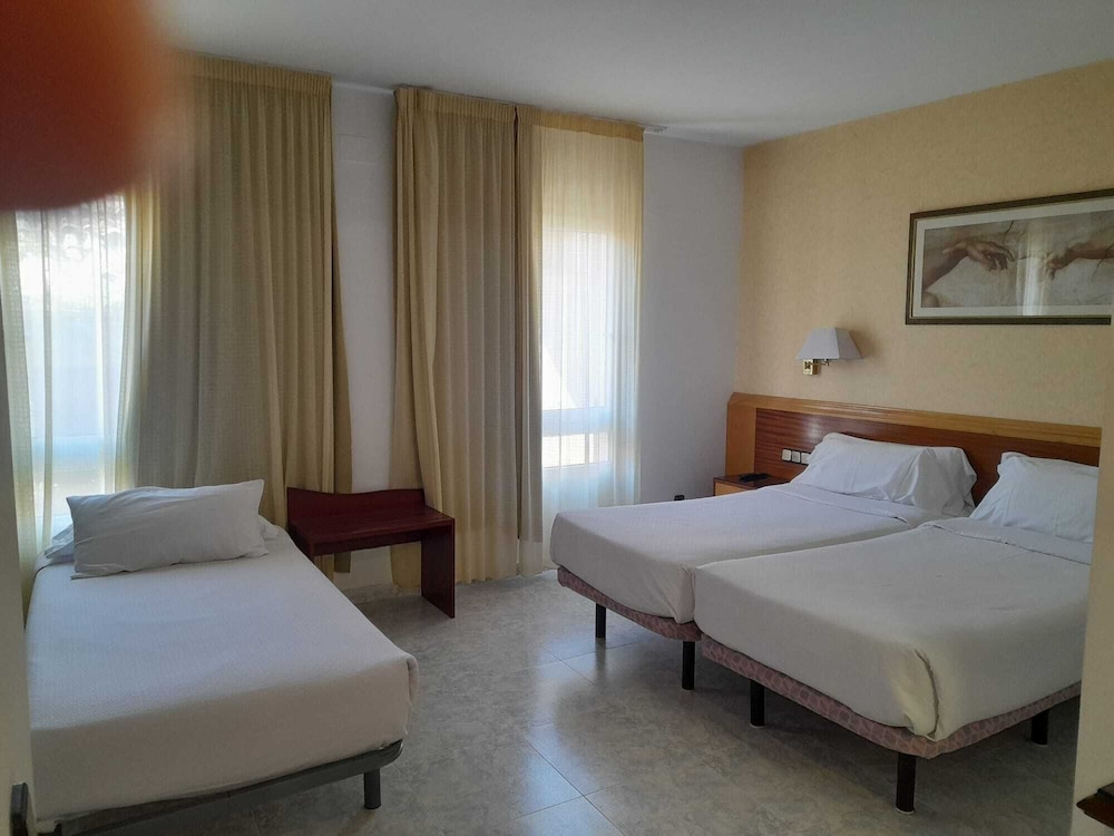 Hotel Placa 16/45