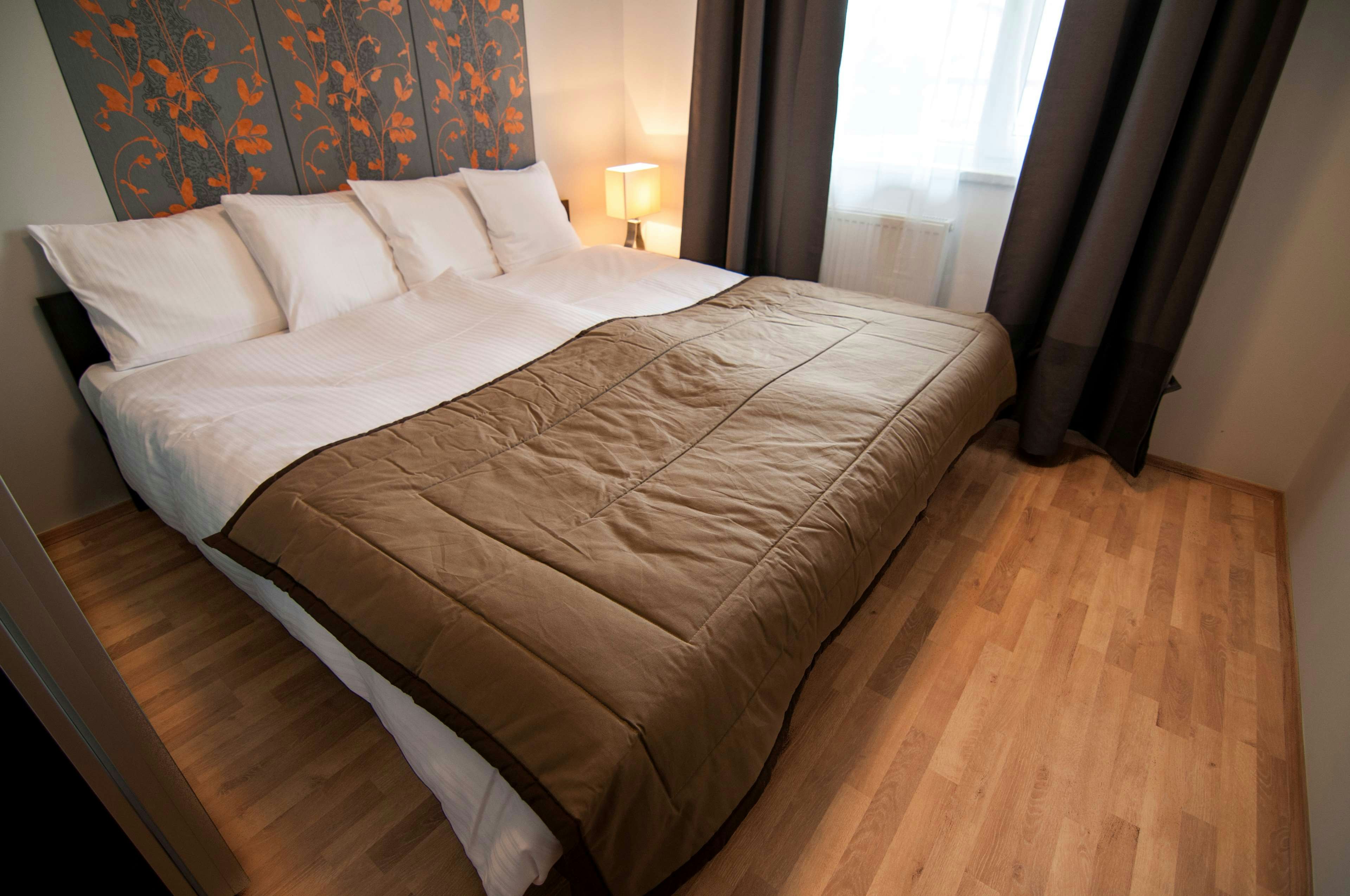 CORVIN CENTER SUITES 24/87