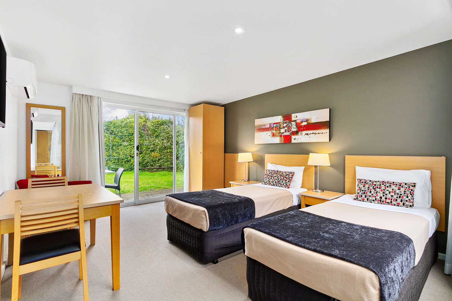 Room, Twin Beds