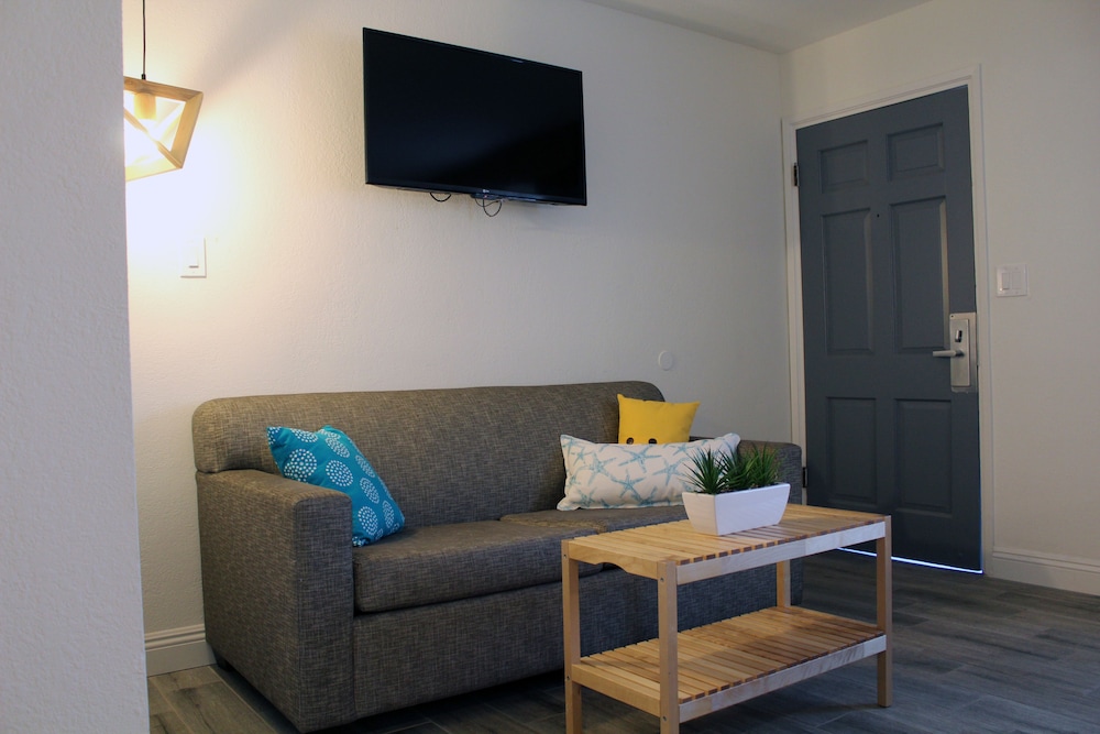 Hotel Point Loma 47/58