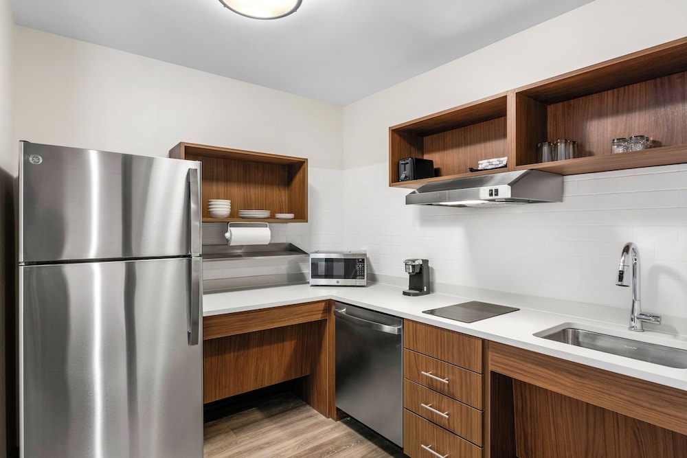 Everhome Suites Lexington - Horse Park 35/36