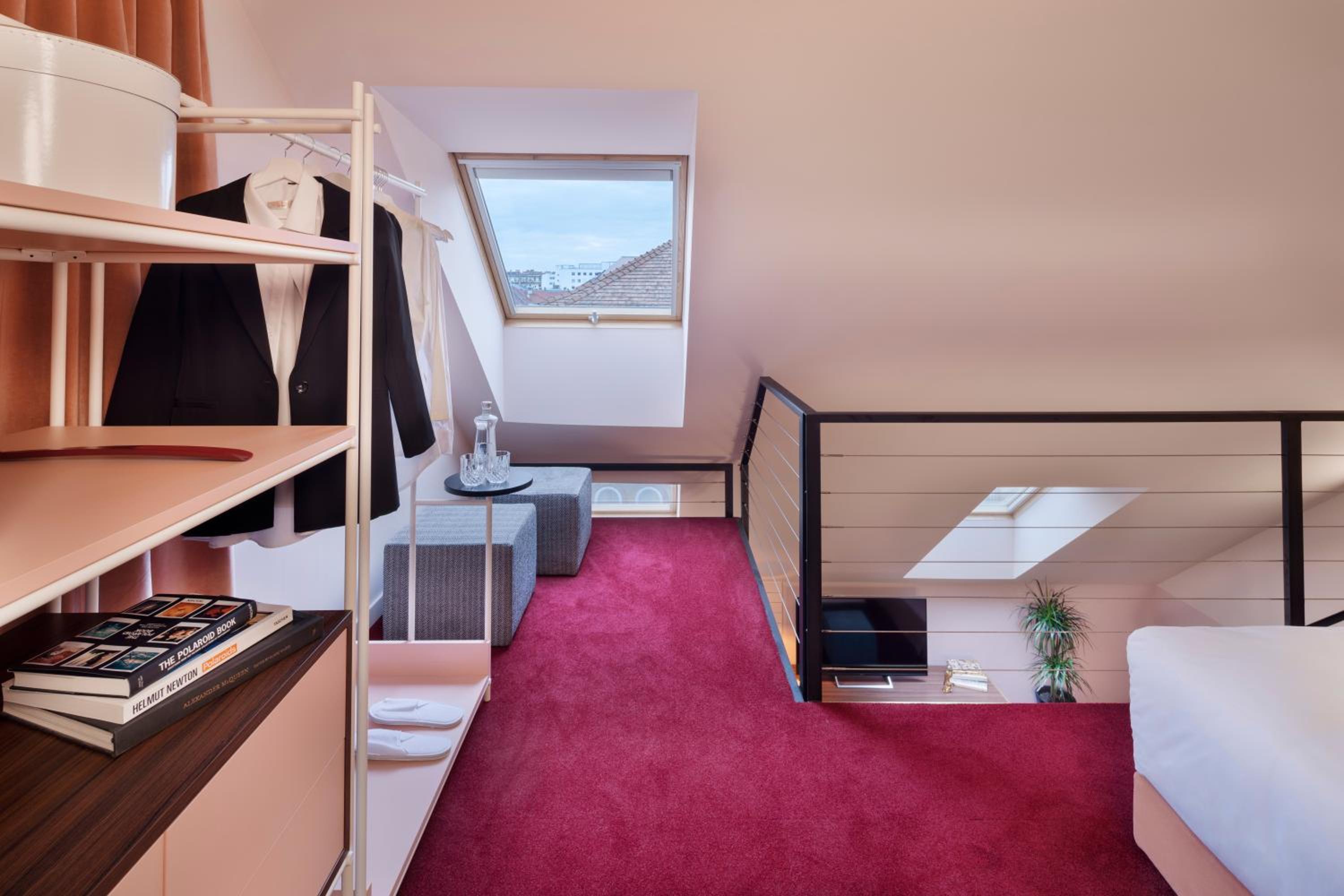 جناح جونيور بسرير كينج مع أريكة، Stories Boutique Hotel 4/6