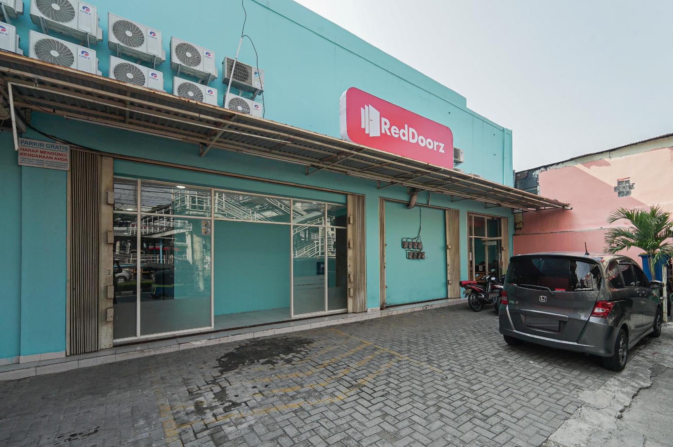 RedDoorz at MN One Residence 38/43