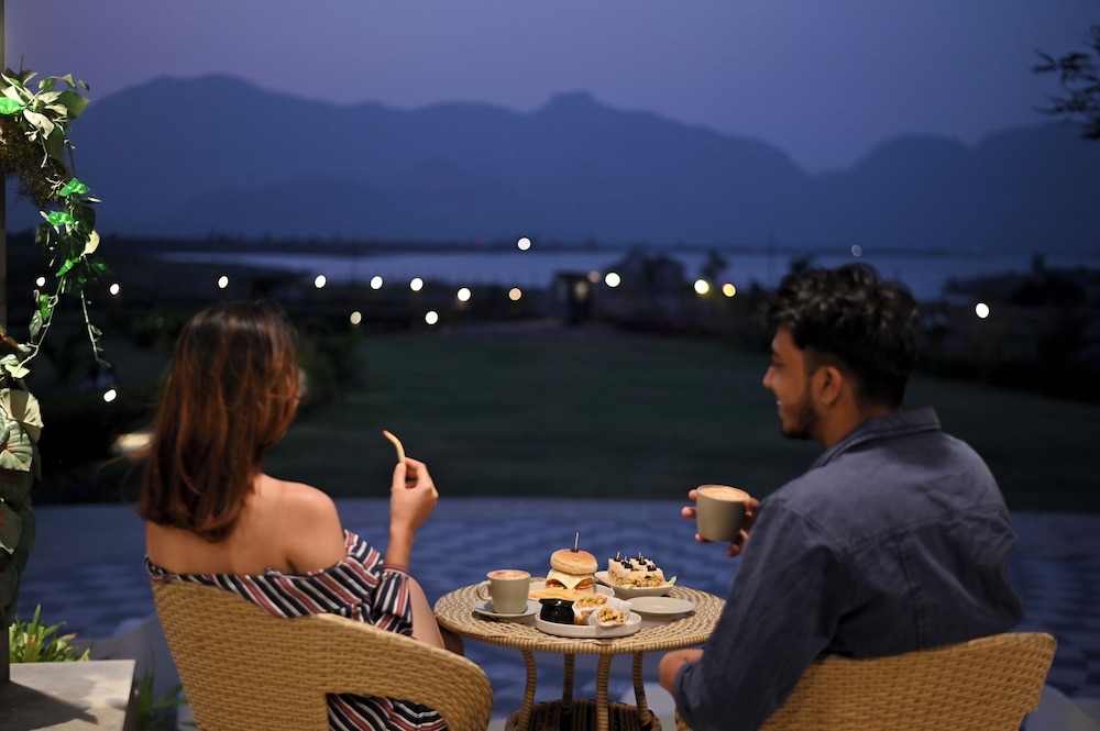 Saj By The Lake - Malshej Ghat Hotel 4/50