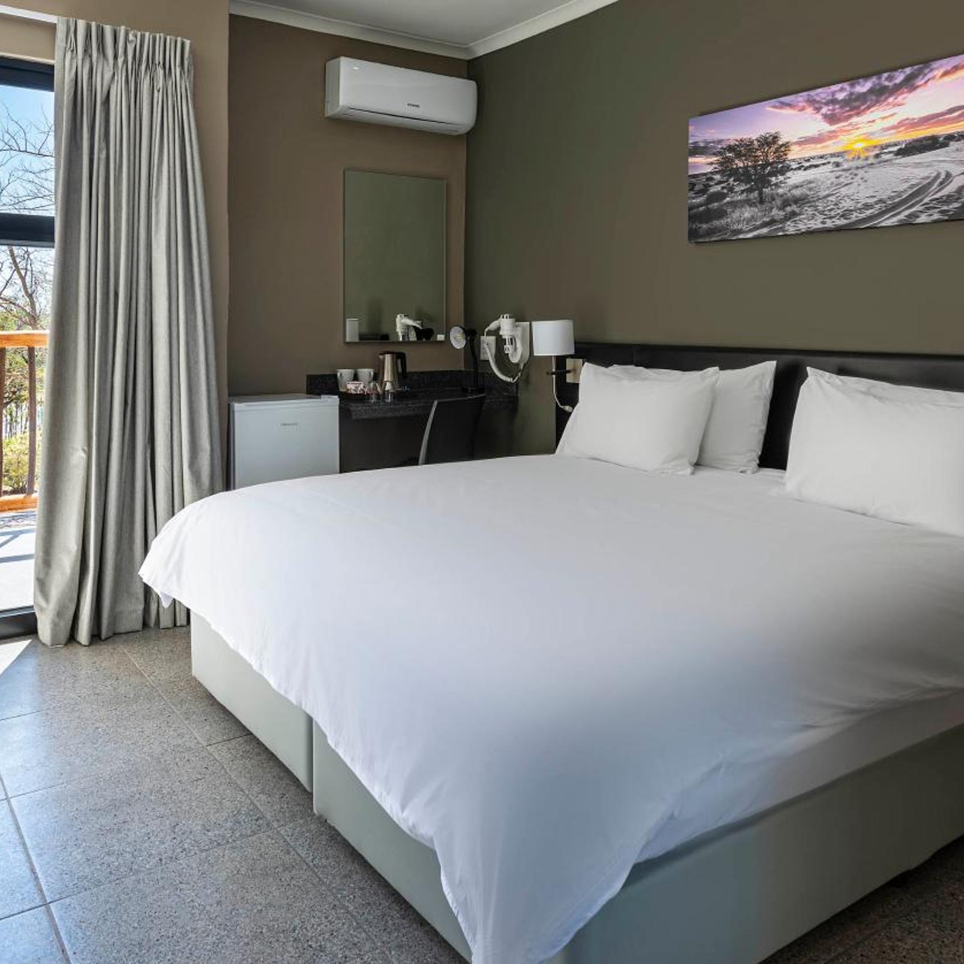 Premium, King Bed, Upington Inn 6/8