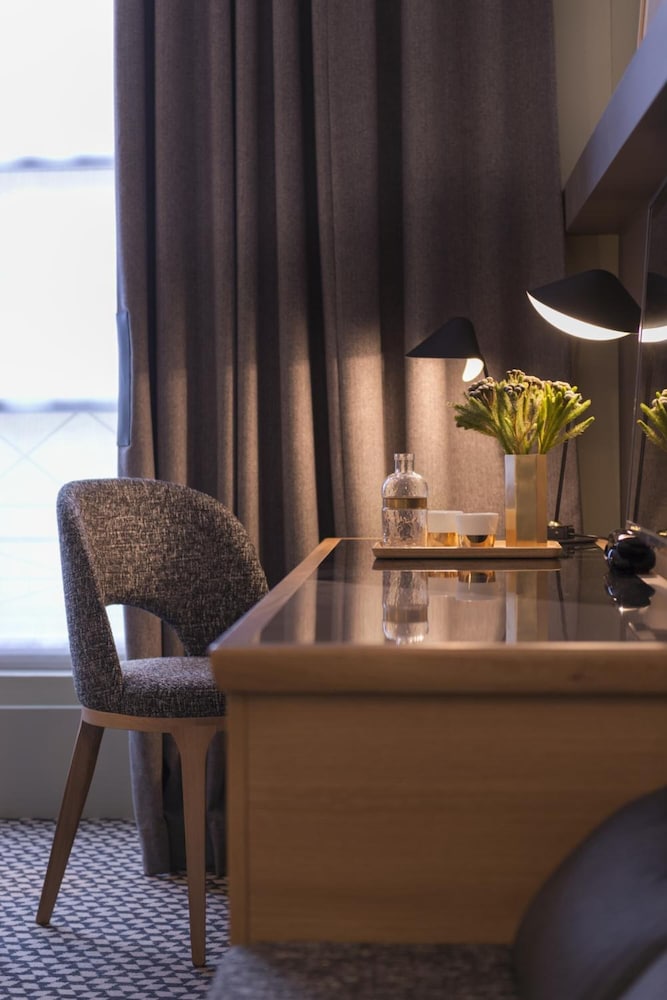 Millesime Hotel 45/56