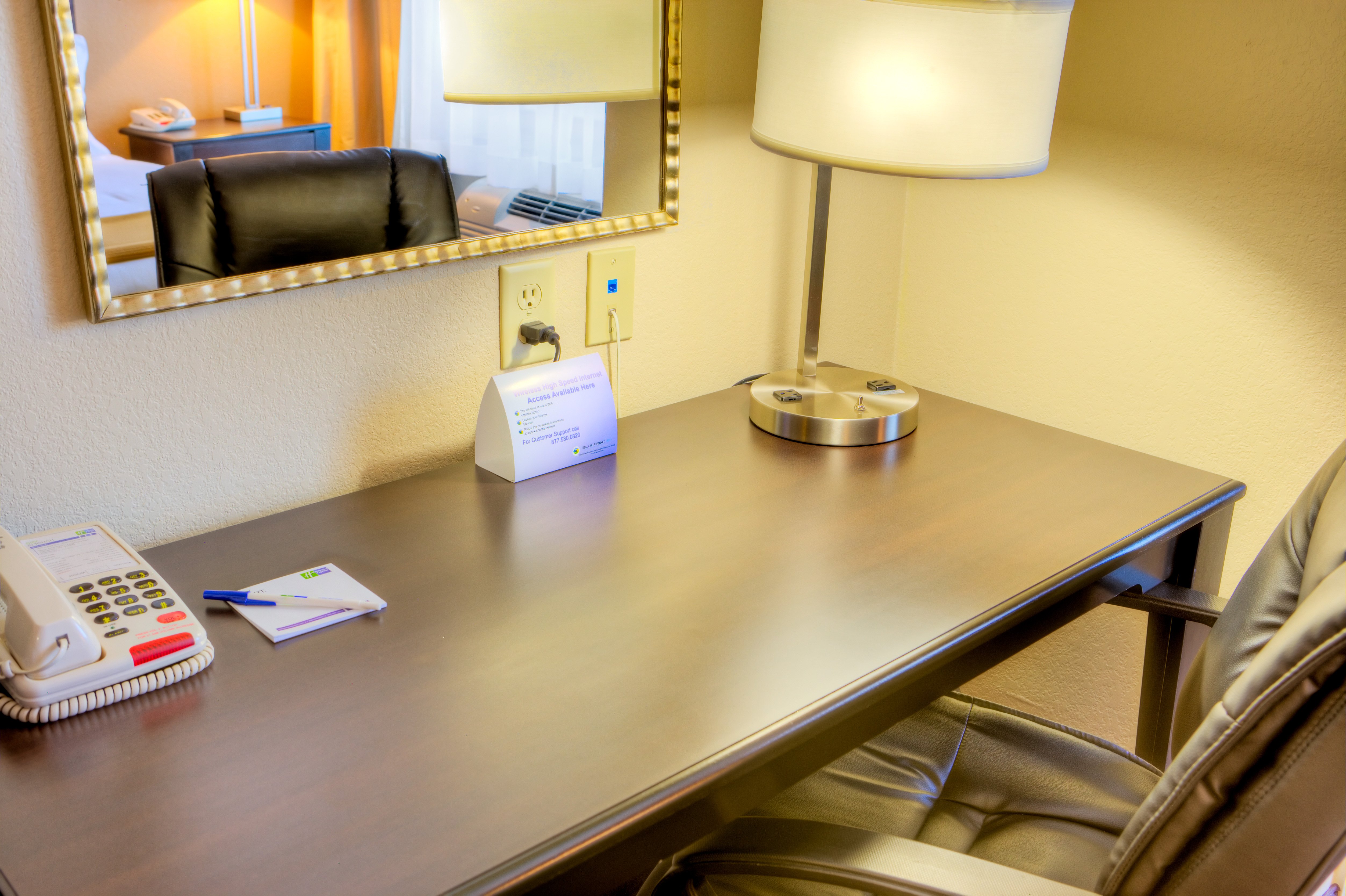 Holiday Inn Express And Suites Granbury 30/56