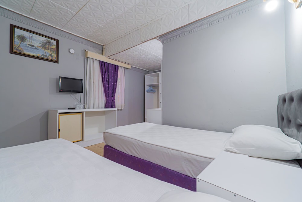 Park, Standard, 1 Double and 1 Single Bed