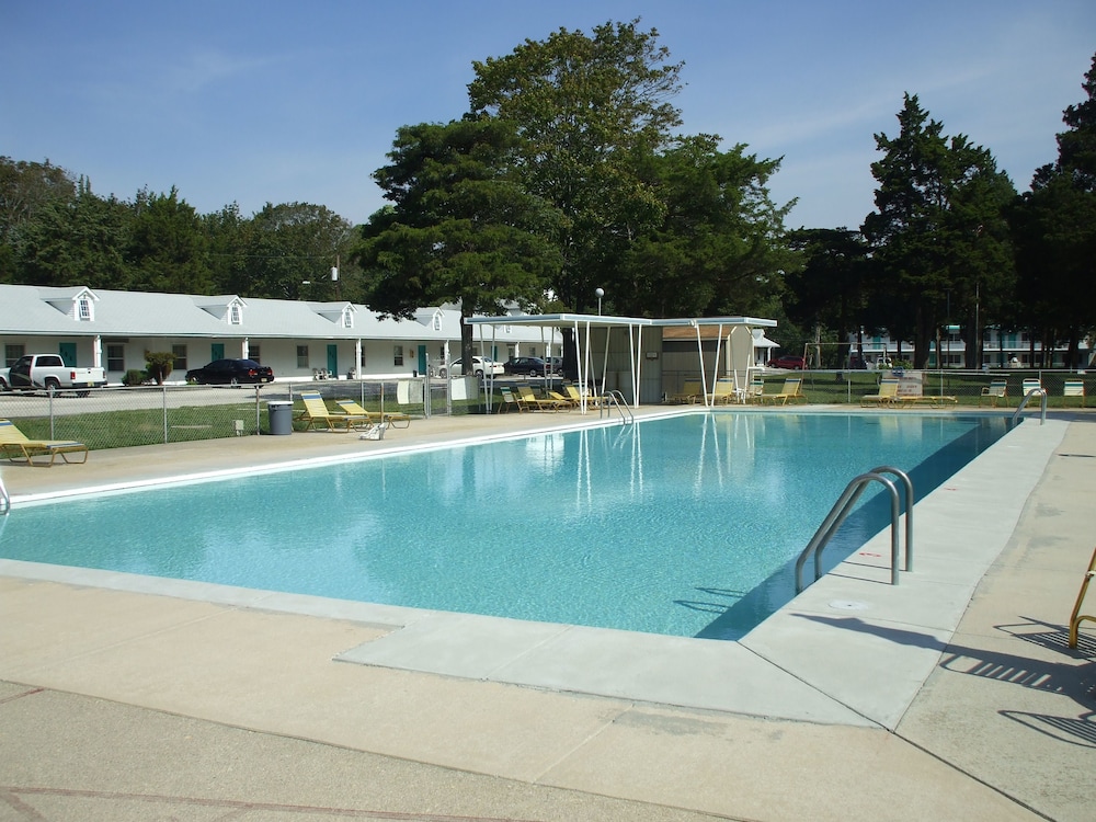Hyland Motor Inn 26/63