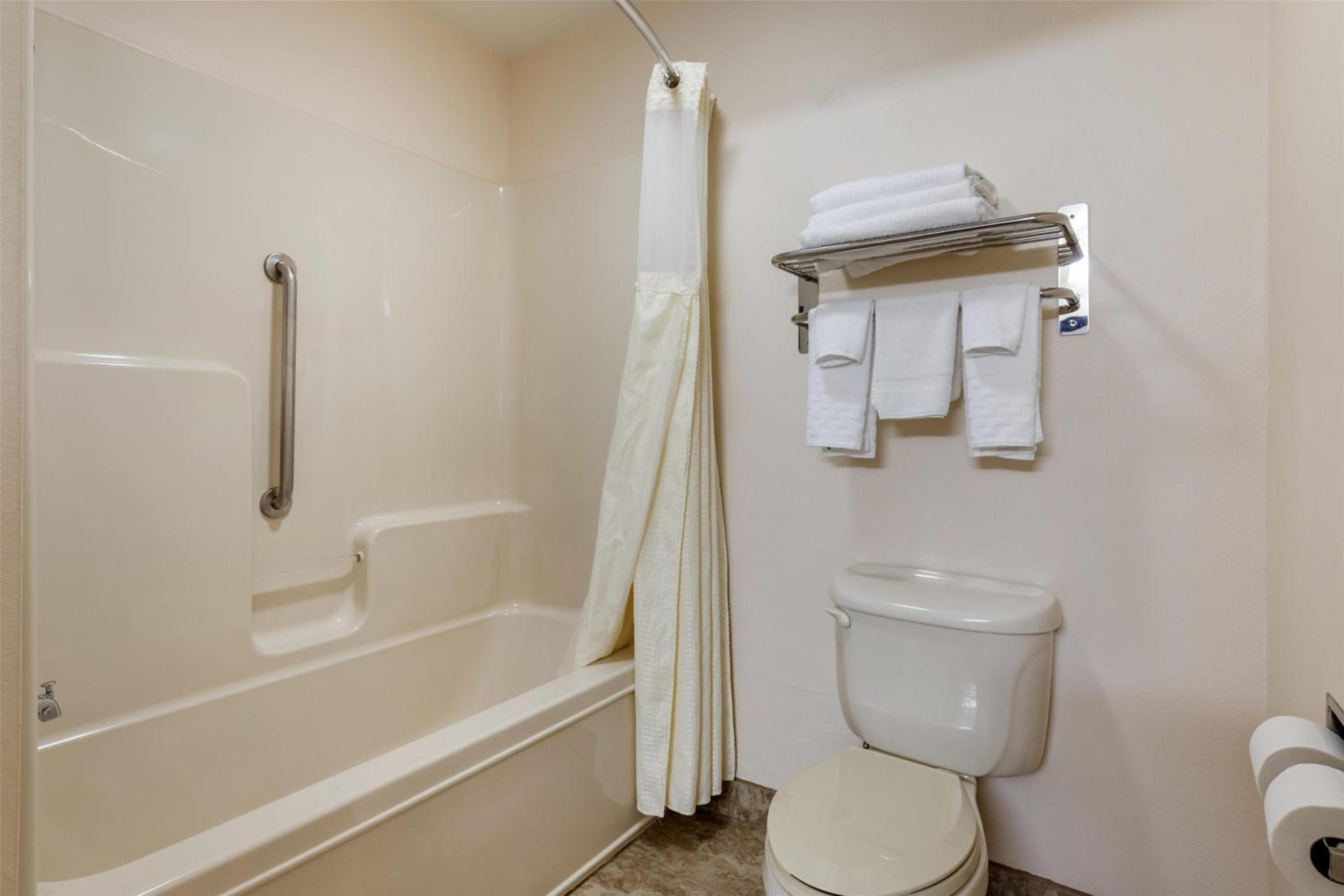 غرفة بسرير كينج بجاكوزي، Best Western Parsons Inn 3/4