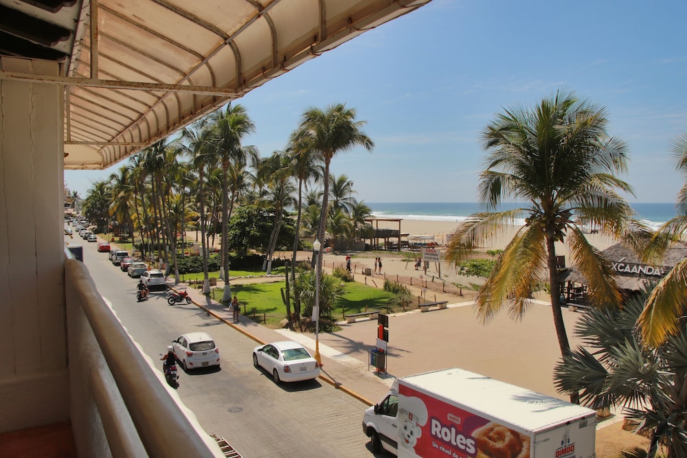 Hotel y Bungalows Acuario 52/60