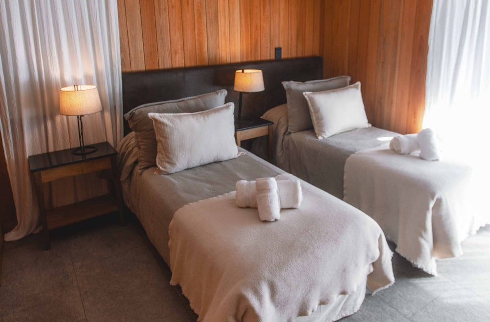 El Refugio Ski & Summer Lodge 11/49
