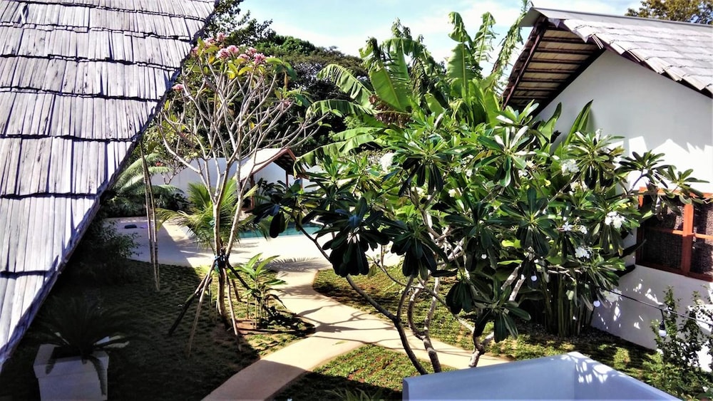 Villa Kalachuchi B&B 42/56