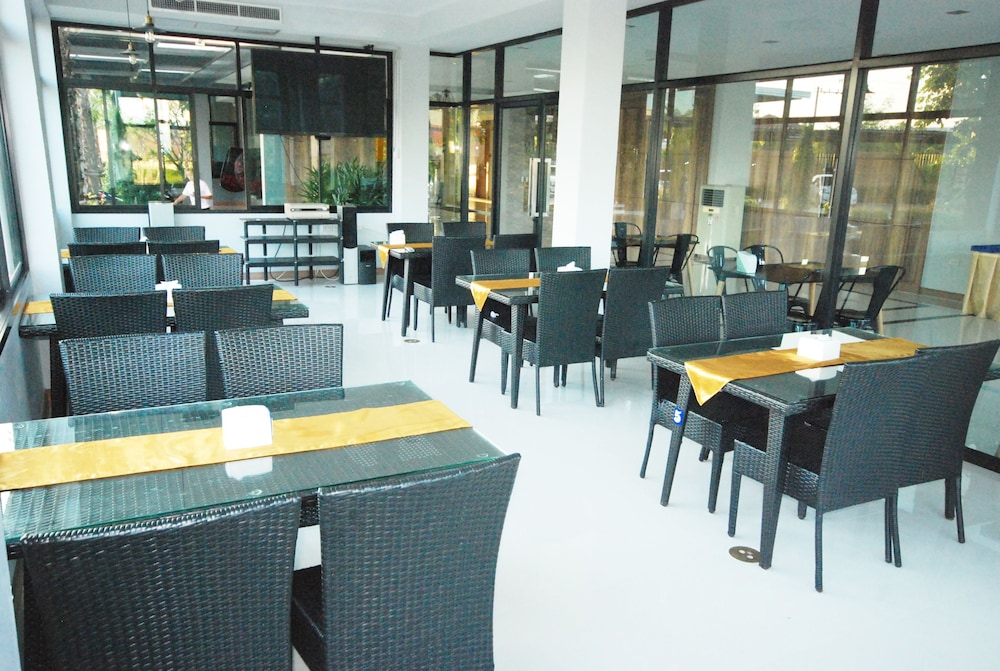 Ray Hotel 44/58