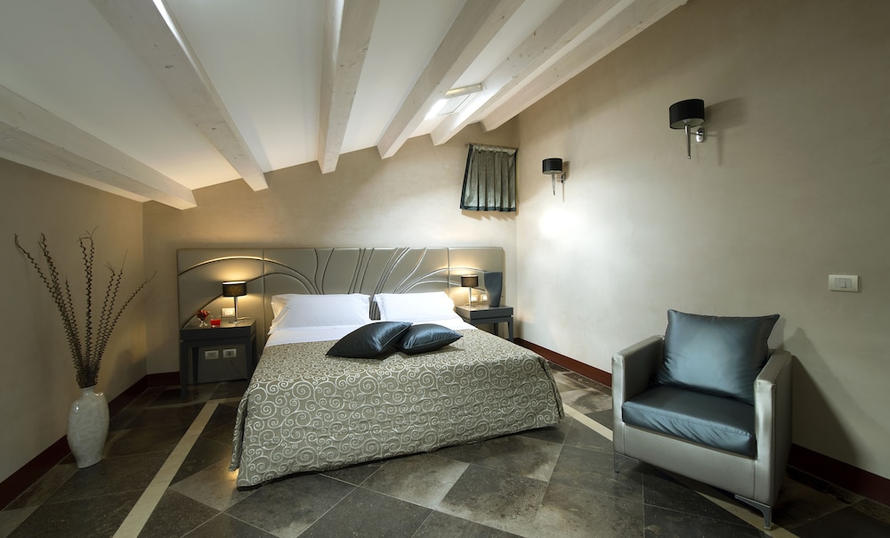 De Stefano Palace - Luxury Hotel 12/48