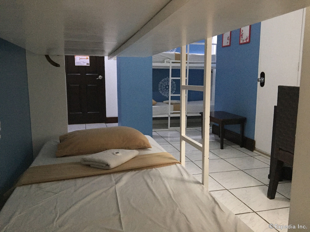 Urban Inn Iloilo 57/65