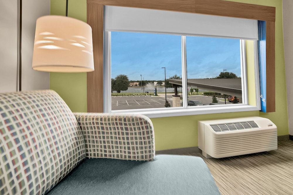 Holiday Inn Express Jacksonville South Bartram Prk 23/69