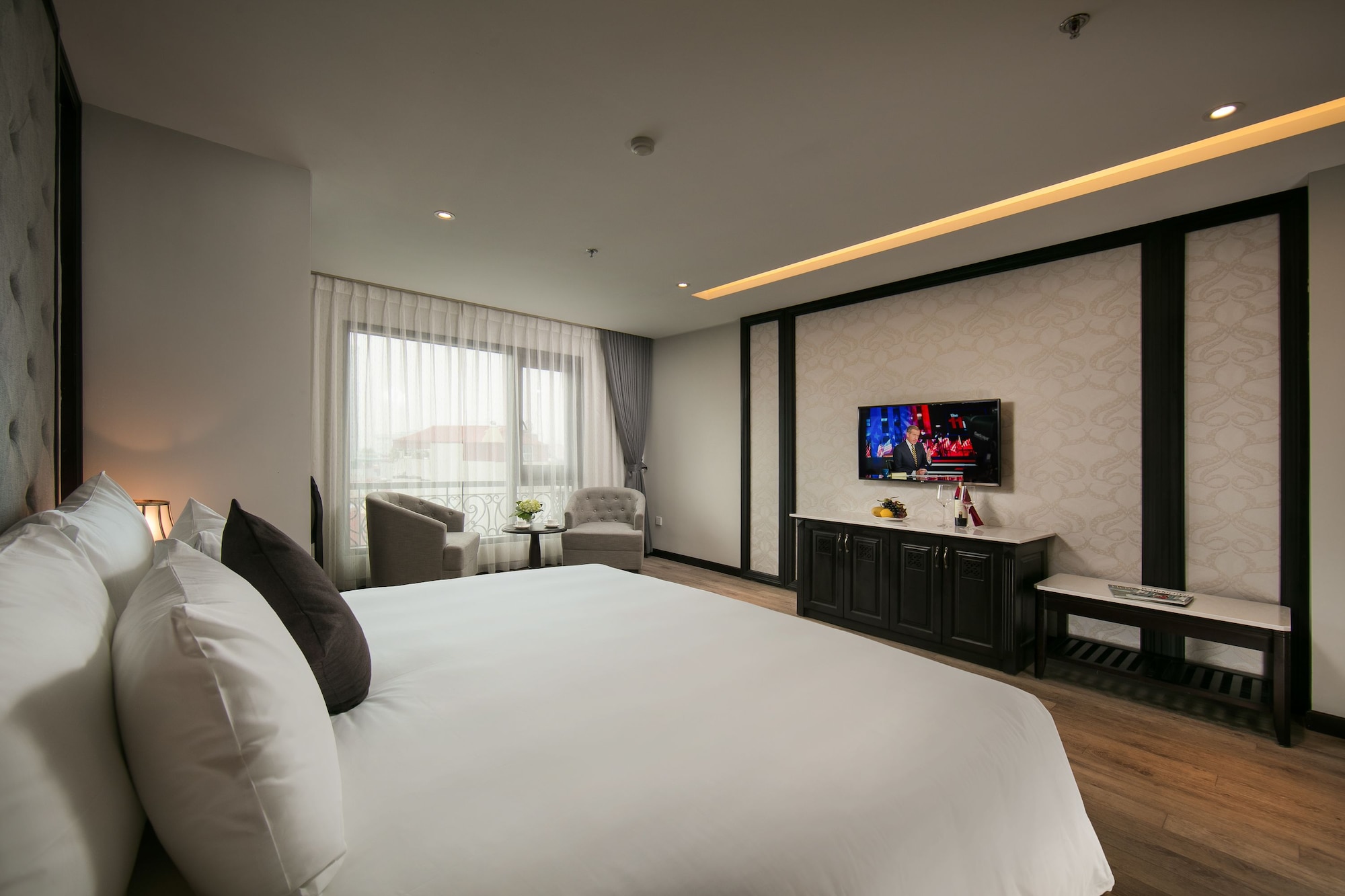 GRAND, EXECUTIVE