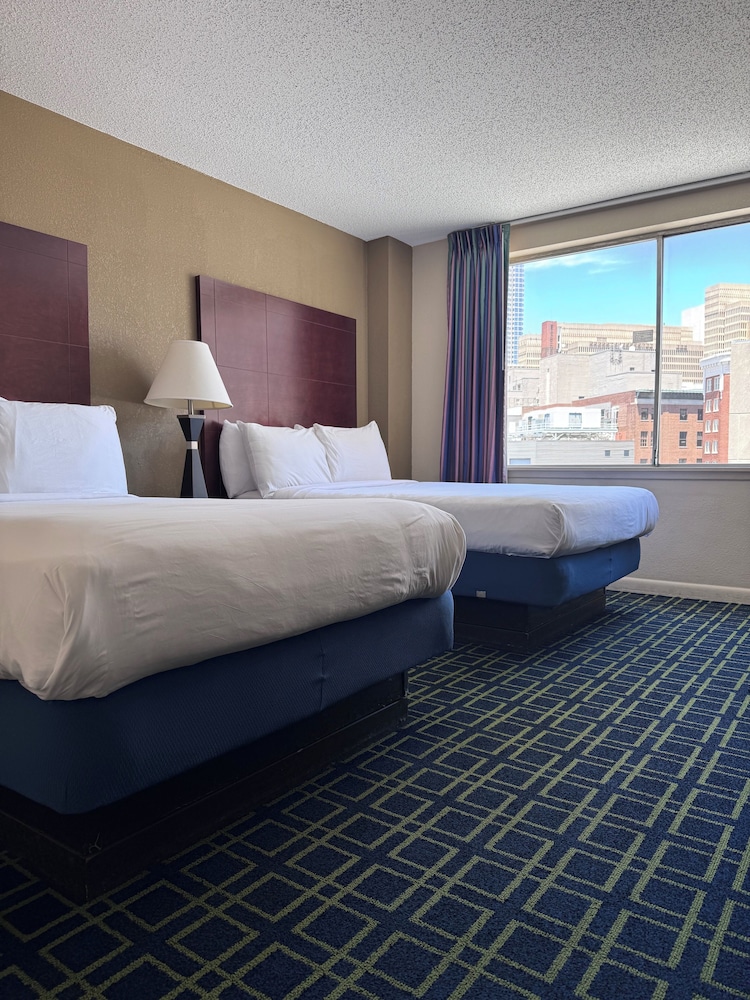 STANDARD, 2 DOUBLE BEDS, CITY VIEW